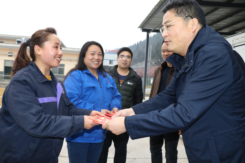 新春送祝福，真情暖人心，集團(tuán)公司領(lǐng)導(dǎo)送溫暖到一線