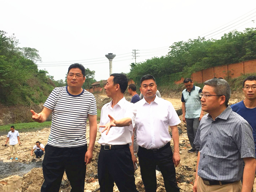 大力推進(jìn)黑臭水體治理，打贏環(huán)保攻堅(jiān)戰(zhàn)