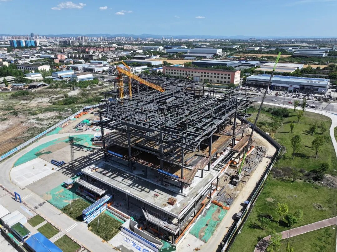 一線傳真│奮斗不止，筑鼎未來(lái)——市博物館建設(shè)項(xiàng)目主體結(jié)構(gòu)順利封頂